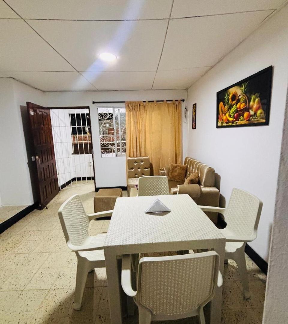 Amoblado En Apartamento *